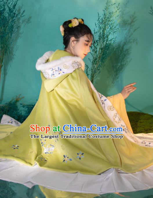 China Ancient Royal Princess Hanfu Cape Traditional Ming Dynasty Female Clothing Embroidered Cloak