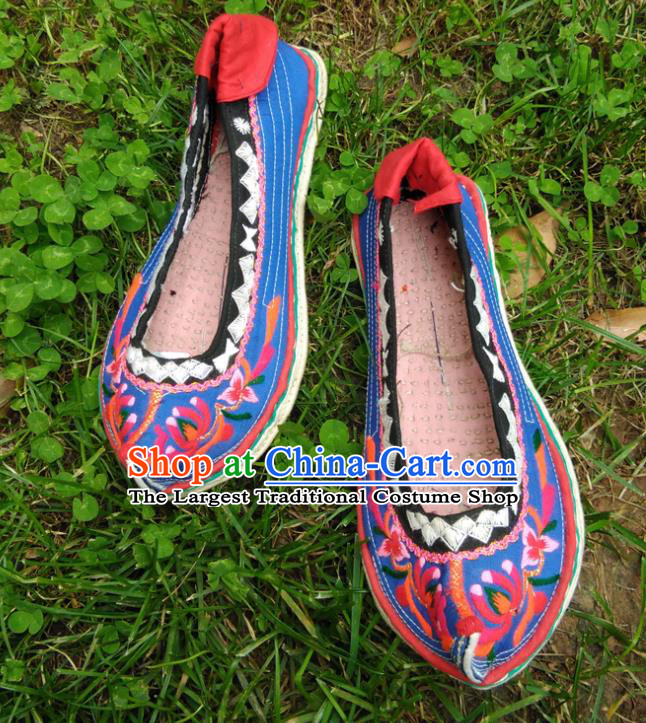 Chinese Traditional Yi Nationality Shoes Yunnan Ethnic Woman Shoes National Embroidered Blue Cloth Shoes