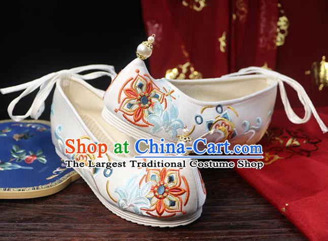 Chinese Traditional Hanfu Shoes Ancient Princess Shoes Ming Dynasty Embroidered Shoes White Cloth Shoes
