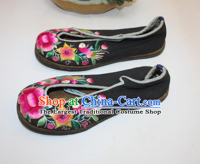 Chinese Handmade Bai Nationality Woman Shoes Folk Dance Shoes Traditional Black Embroidered Shoes
