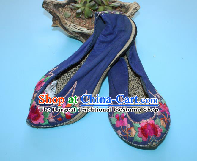 Chinese Yunnan Folk Dance Shoes Traditional Ethnic Blue Embroidered Shoes Handmade Yi Nationality Woman Shoes