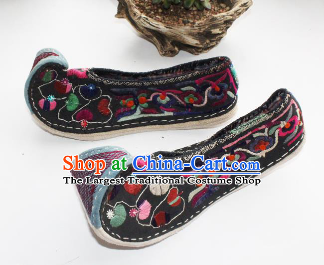 Chinese Yi Nationality Folk Dance Black Shoes Handmade Yunnan Ethnic Cloth Shoes Traditional Full Embroidered Shoes