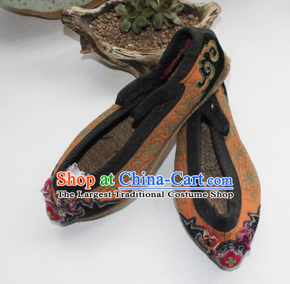 Chinese Handmade Yunnan Ethnic Orange Cloth Shoes Traditional Embroidered Shoes Yi Nationality Woman Shoes