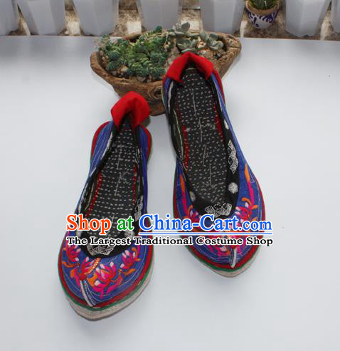 Chinese Yi Nationality Female Shoes National Yunnan Dance Shoes Handmade Ethnic Blue Cloth Embroidered Shoes