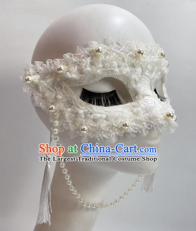 Deluxe White Lace Face Mask Handmade Stage Performance Blinder Headpiece Halloween Cosplay Party Pearls Mask