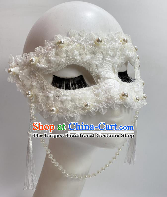 Deluxe White Lace Face Mask Handmade Stage Performance Blinder Headpiece Halloween Cosplay Party Pearls Mask