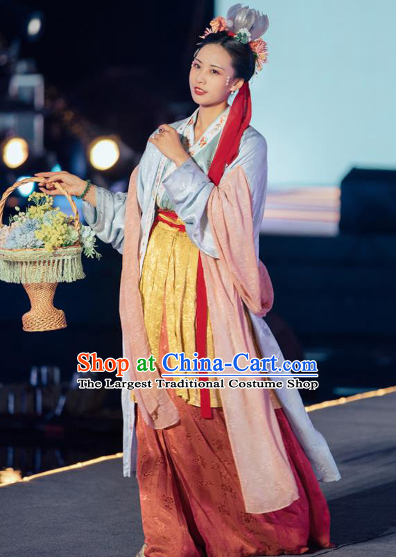 China Ancient Imperial Concubine Dress Apparels Traditional Hanfu Garments Song Dynasty Palace Beauty Historical Clothing Complete Set