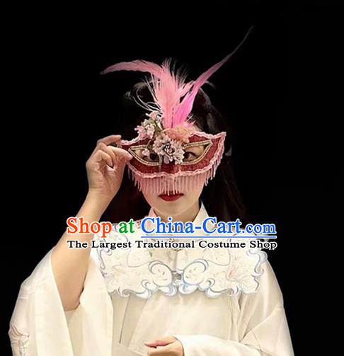 Handmade Brazil Carnival Pink Feather Mask Halloween Cosplay Tassel Face Mask Costume Party Red Sequins Blinder Baroque Princess Headpiece