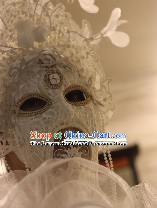 Handmade Brazil Carnival White Lace Mask Halloween Cosplay Princess Pearls Face Mask Costume Party Baroque Feather Headpiece