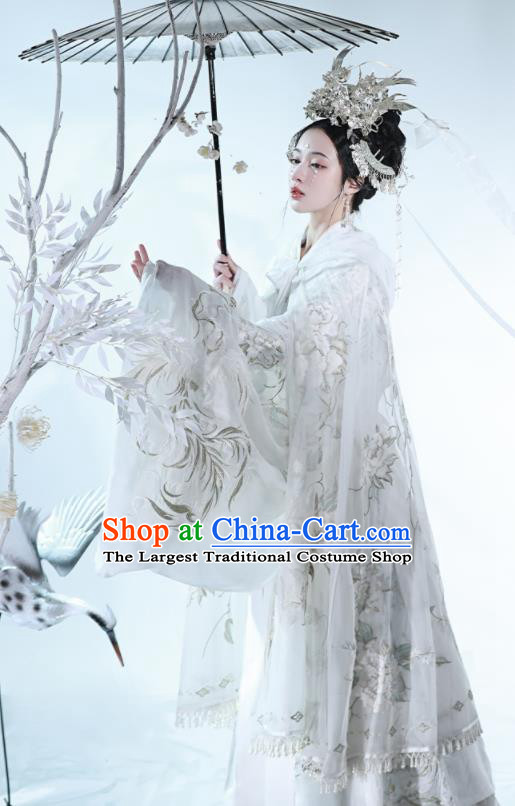 China Ancient Goddess Embroidered White Hanfu Cape Garment Jin Dynasty Court Beauty Cloak Historical Clothing