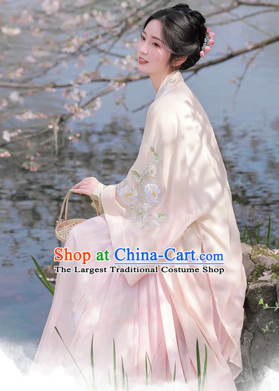 China Ancient Young Beauty Hanfu Dress Traditional Song Dynasty Country Woman Historical Garment Clothing