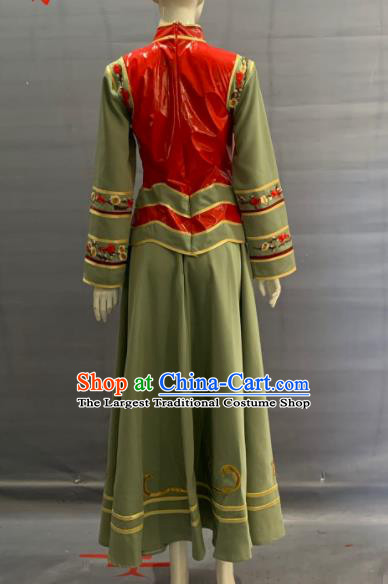 Chinese Ewenki Nationality Clothing Evenki Minority Folk Dance Dress Uniforms Heilongjiang Ethnic Wedding Garment Costume and Hat