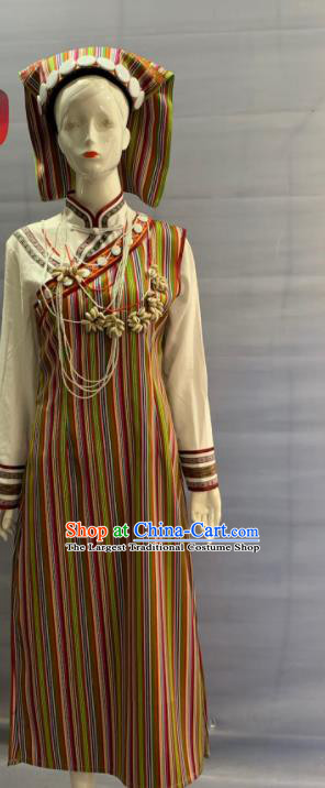 Chinese Yunnan Ethnic Female Garment Costume Traditional Drung Nationality Bride Clothing Tulung Minority Festival Folk Dance Dress and Headwear