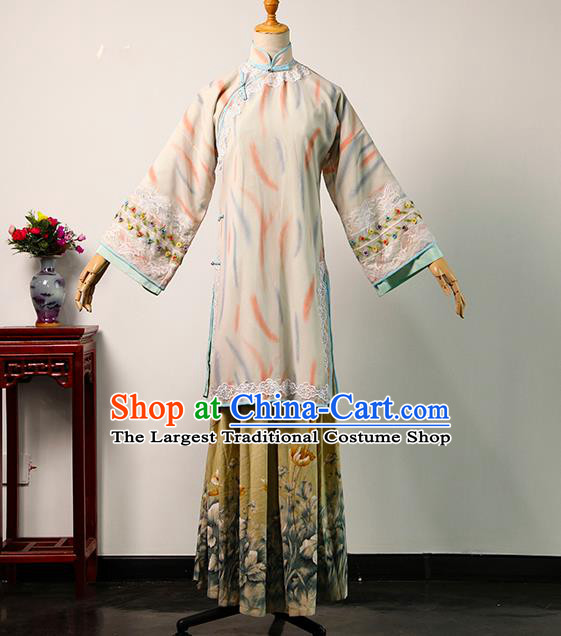 China Ancient Young Woman White Blouse and Yellow Skirt Qing Dynasty Garments Traditional Drama Da Zhai Men Rich Lady Clothing