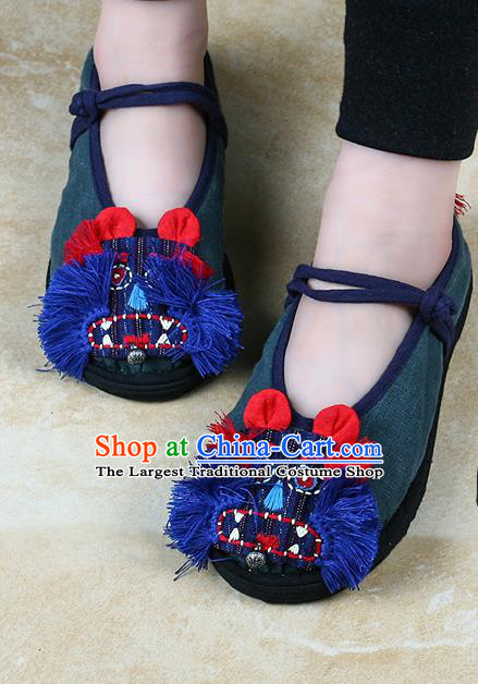 China Handmade Deep Green Canvas Shoes National Folk Dance Sandal Shoes Embroidered Tiger Head Shoes