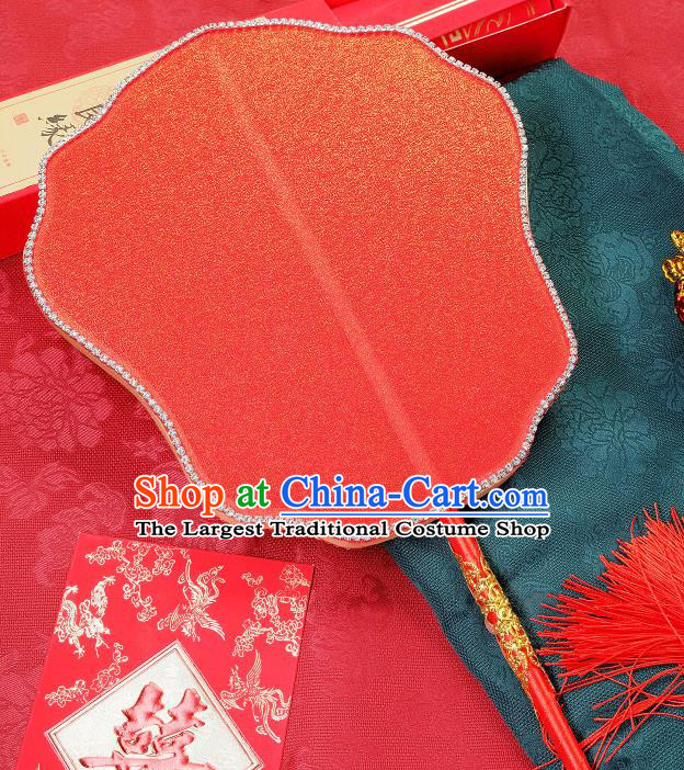 China Handmade Red Silk Fan Traditional Wedding Fan Bride Palace Fan Classical Dance Fan