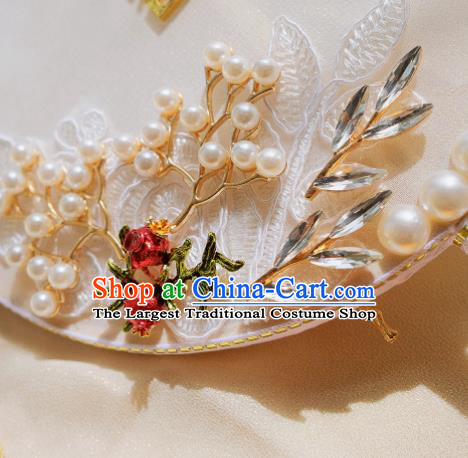 China Classical Pearls Circular Fan Handmade White Silk Fan Traditional Wedding Fan Bride Palace Fan