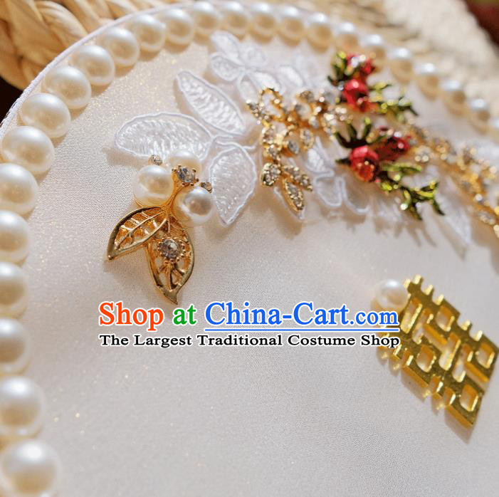 China Classical Pearls Circular Fan Handmade White Silk Fan Traditional Wedding Fan Bride Palace Fan