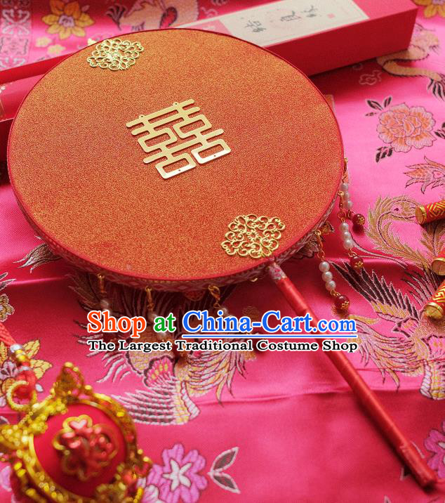 China Bride Palace Fan Classical Golden Peony Circular Fan Handmade Red Silk Fan Traditional Wedding Fan