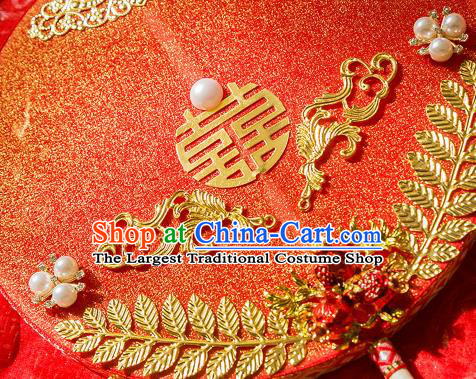 China Traditional Wedding Fan Bride Palace Fan Classical Golden Tassel Circular Fan Handmade Red Silk Fan