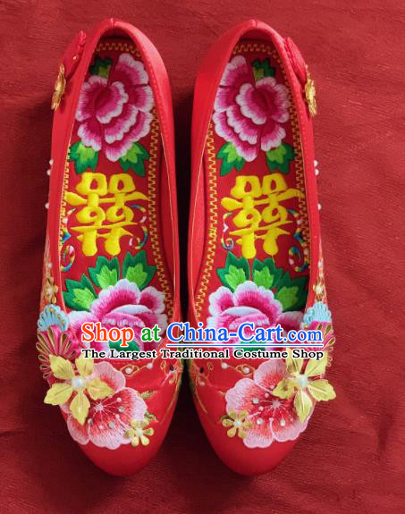 China Embroidered Red Satin Shoes Handmade Bride Shoes Xiuhe Suit Shoes Wedding Shoes