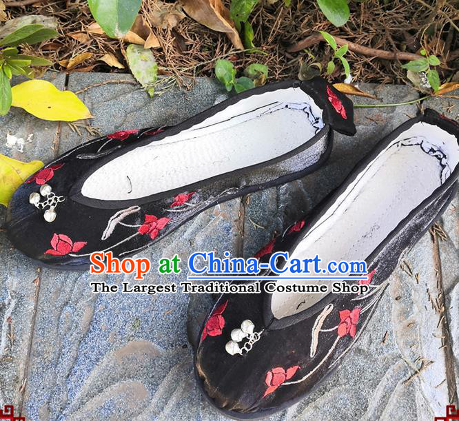 Handmade China Folk Dance Shoes National Woman Black Velvet Shoes Yunnan Ethnic Embroidered Shoes