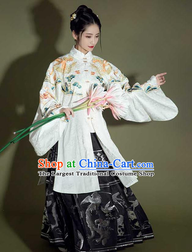 China Traditional Ming Dynasty Embroidered Hanfu Dress Ancient Noble Mistress Garment Costumes for Women