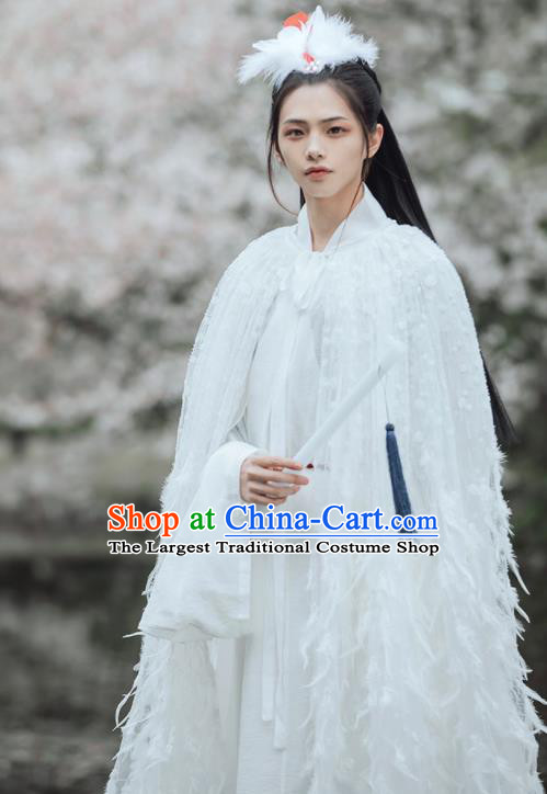 China Traditional Hanfu White Mantle Ming Dynasty Swordswoman Feather Cape Clothing Ancient Goddess Garment Costume