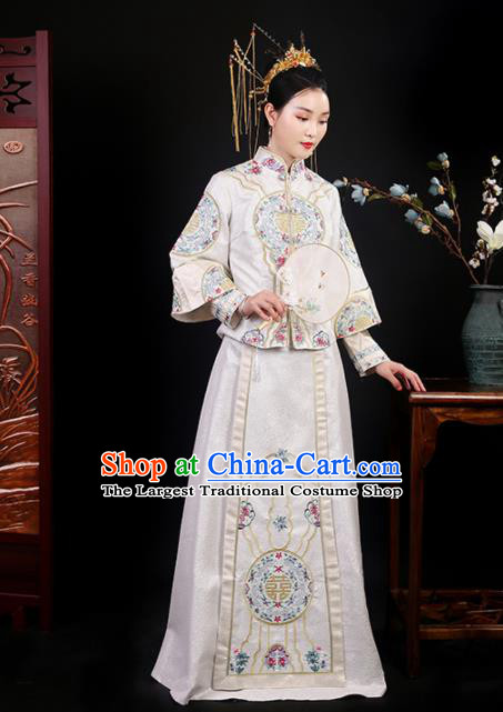 China Traditional Wedding Garment Costumes Bride Beige Dress Outfits Embroidery Xiuhe Suits Custom Bridal Attire Clothing