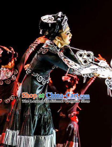 Chinese Yi Nationality Woman Clothing Traditional Ethnic Stage Performance Dress Outfits Li Minority Group Dance Apparels