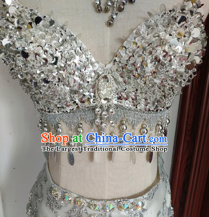 Top Belly Dance Garment Costumes Indian Dance Clothing Stage Performance White Uniforms Classical Dance Fashion Dress and Headpieces