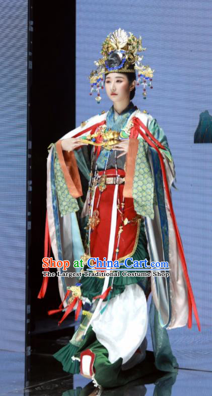 China Ancient Goddess Queen Hanfu Dress Clothing Zhou Dynasty Empress Apparels Traditional Dunhuang Grottoes Murals Replica Garment Costumes Complete Set