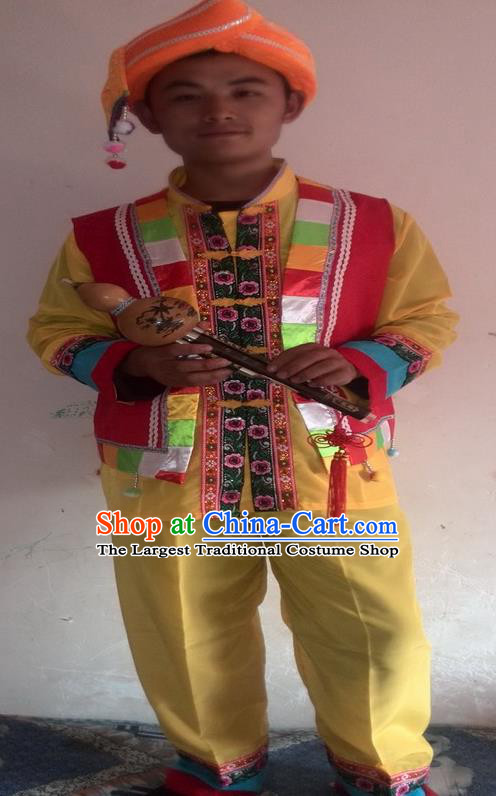 China Yi Nationality Folk Dance Clothing Ethnic Cucurbit Flute Performance Yellow Outfits Yunnan Minority Male Costumes