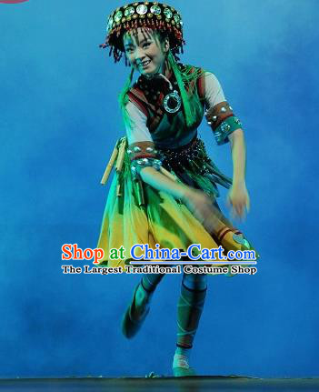 Chinese Qiang Nationality Folk Dance Clothing Ethnic Female Solo Dance Green Dress Uniforms Xiangxi Minority Performance Garment Costumes
