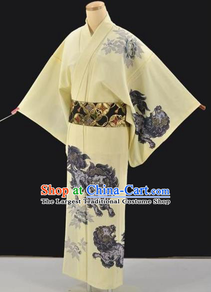 Japan Classical Lion Pattern Yukata Robe Male Garment Costume Traditional Warrior Yellow Silk Kimono Clothing
