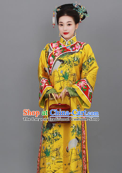 Chinese Ancient Imperial Consort Clothing Court Empress Golden Dress Qing Dynasty Manchu Woman Costume