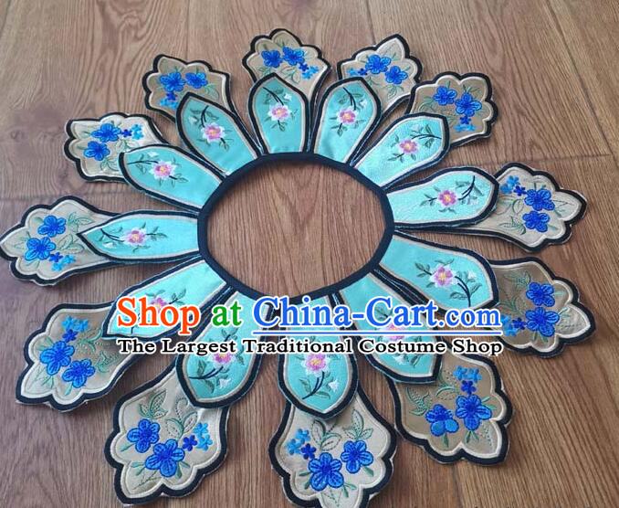 Chinese Qing Dynasty Embroidered Cloud Shoulder Colorful Brocade Collar Yujian Cheongsam Cappa Traditional Necklace Accessories