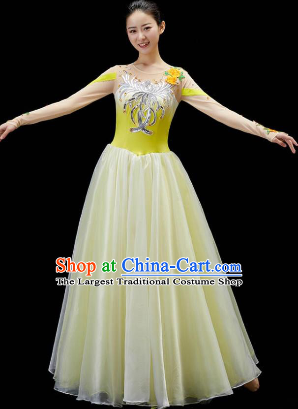 Chinese Modern Dance Yellow Dance Dress Embroidered Chrysanthemum Garment Spring Festival Gala Opening Dance Clothing Women Group Dance Costume