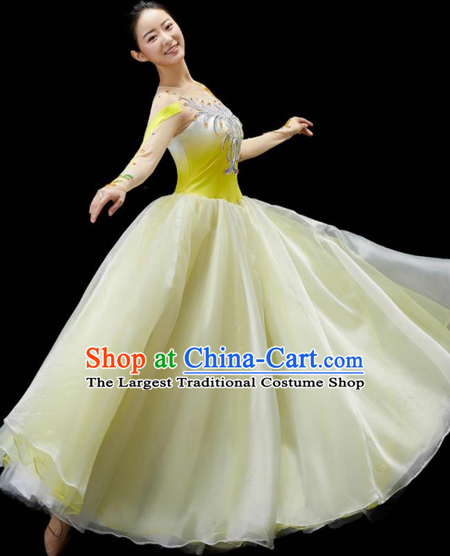 Chinese Modern Dance Yellow Dance Dress Embroidered Chrysanthemum Garment Spring Festival Gala Opening Dance Clothing Women Group Dance Costume