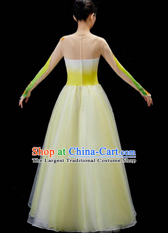 Chinese Modern Dance Yellow Dance Dress Embroidered Chrysanthemum Garment Spring Festival Gala Opening Dance Clothing Women Group Dance Costume