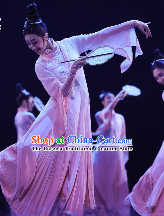 Costumes Of The 13th Taoli Cup Competition Of Classical Fan Dance Can You Not Remember Jiangnan