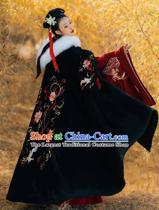 China Traditional Hanfu Embroidered Black Cape Ancient Palace Lady Cloak Costume Ming Dynasty Princess Mantle