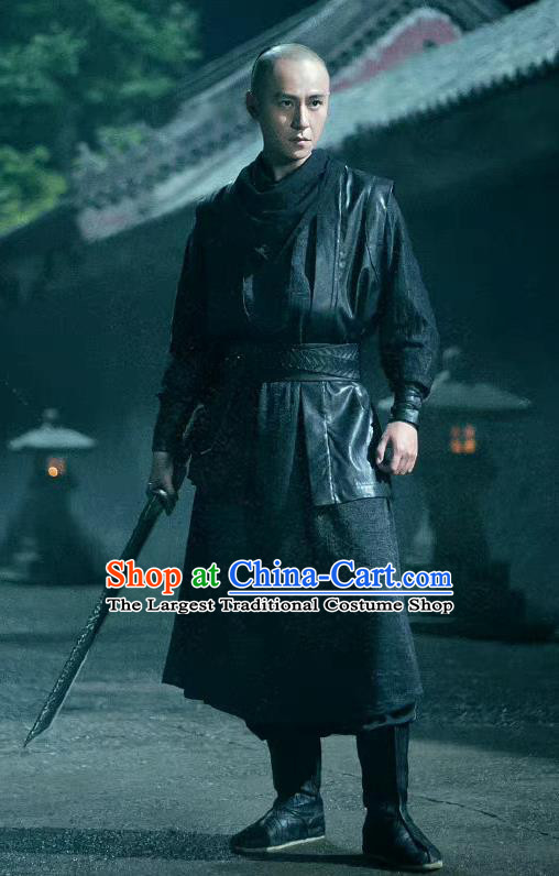 China Ancient Swordsman Black Costumes Traditional Chivalrous Male Fashion Wuxia TV Series Fei Hu Wai Zhuan Hero Hu Fei Clothing