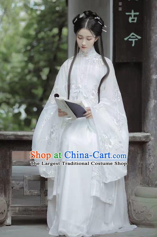 China Ancient Noble Lady Costumes Woman Light Blue Hanfu Dress Ming Dynasty Embroidered Clothing