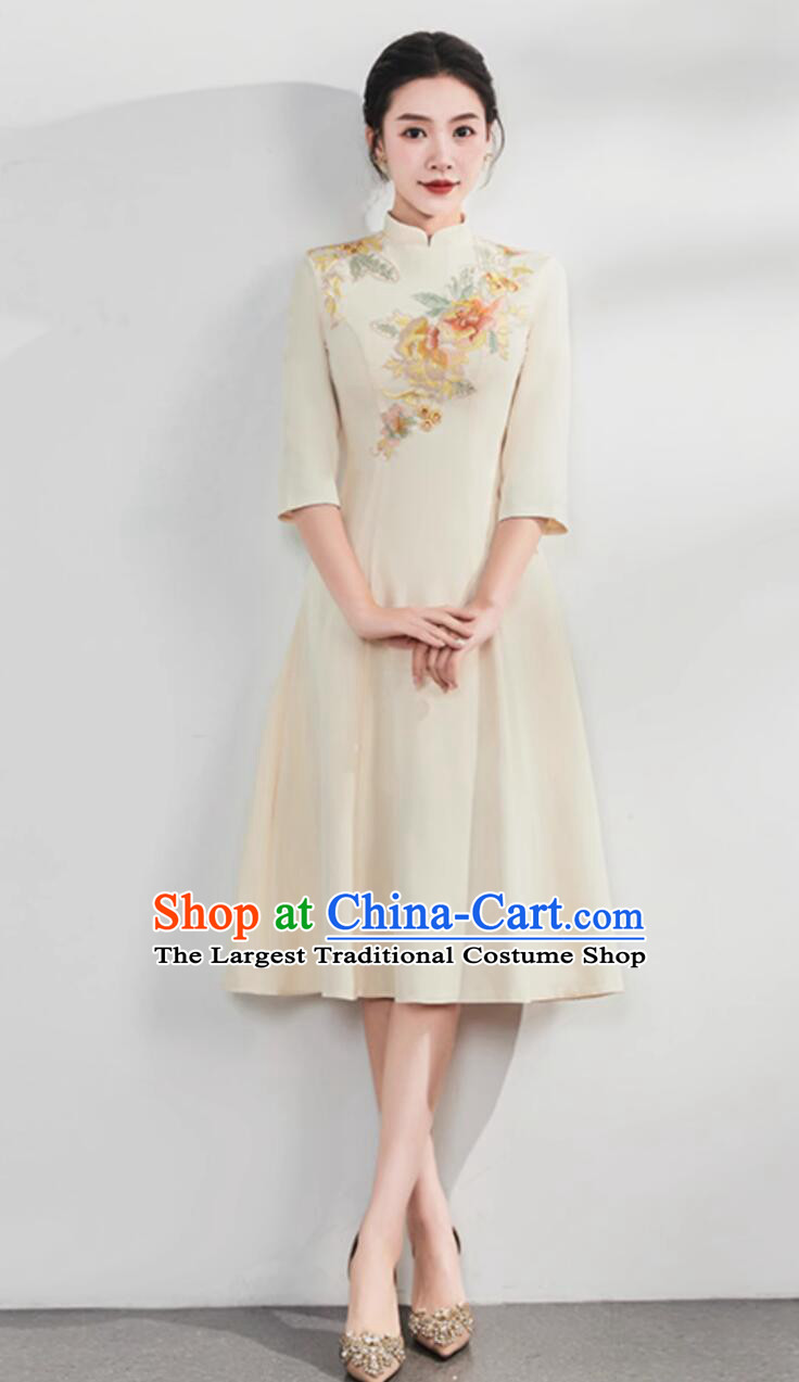 China Modern Beige Cheongsam Traditional Chinese Clothing Embroidered Qipao Dress