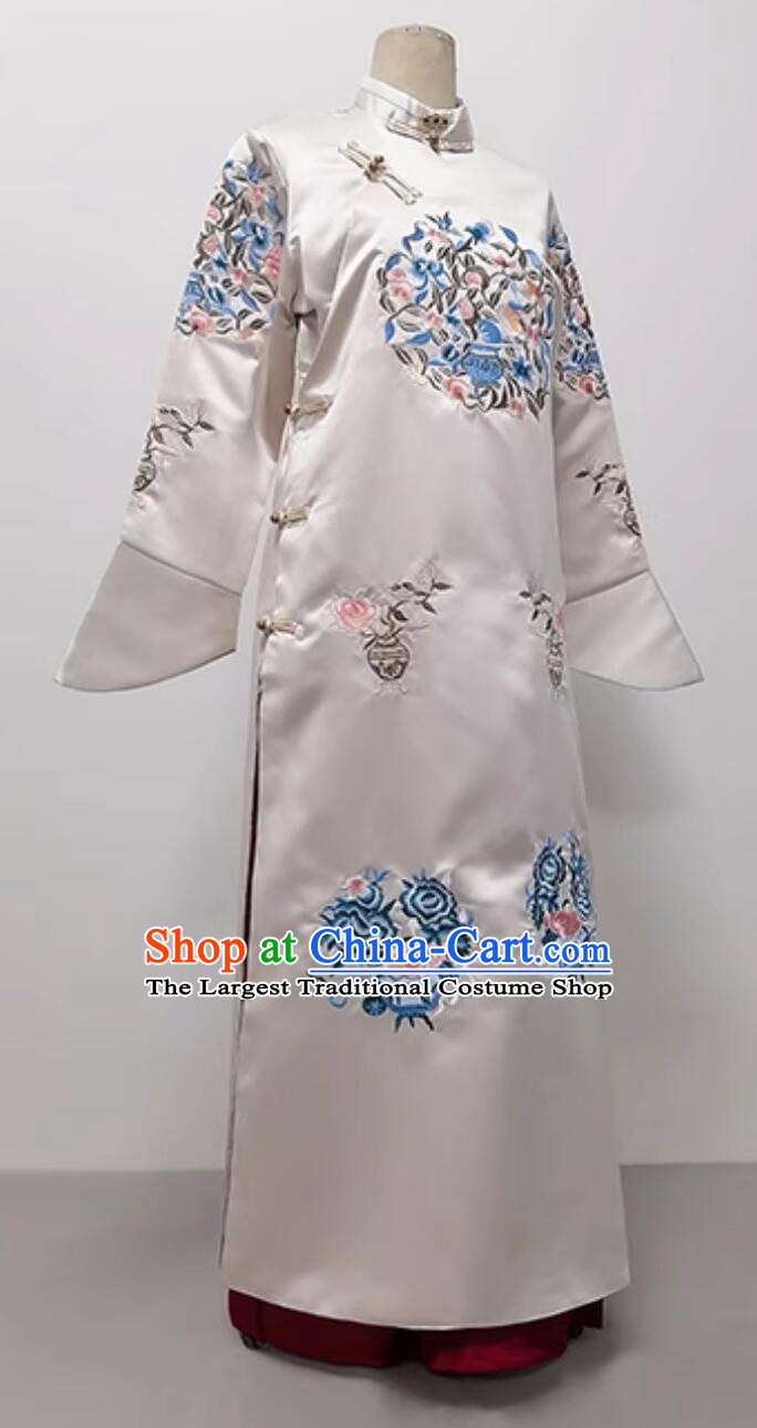 China Qing Dynasty Empress Costume Manchu Court Woman Clothing Traditional Chinese Clothing