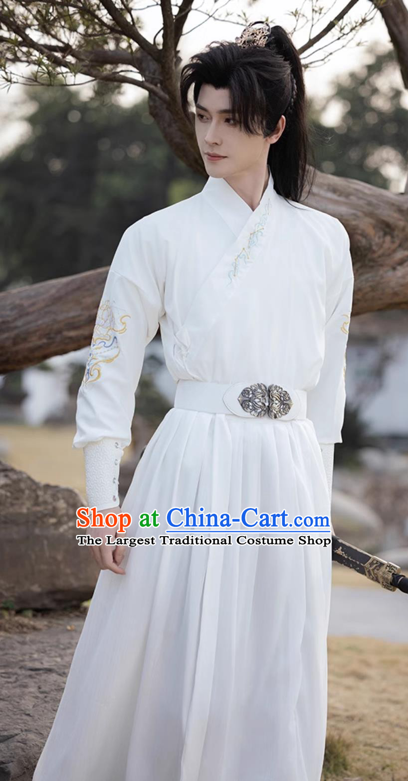 China Ancient Superhero White Embroidered Dress Traditional Ming Dynasty Swordsman Costumes Chinese Ancient Clothing