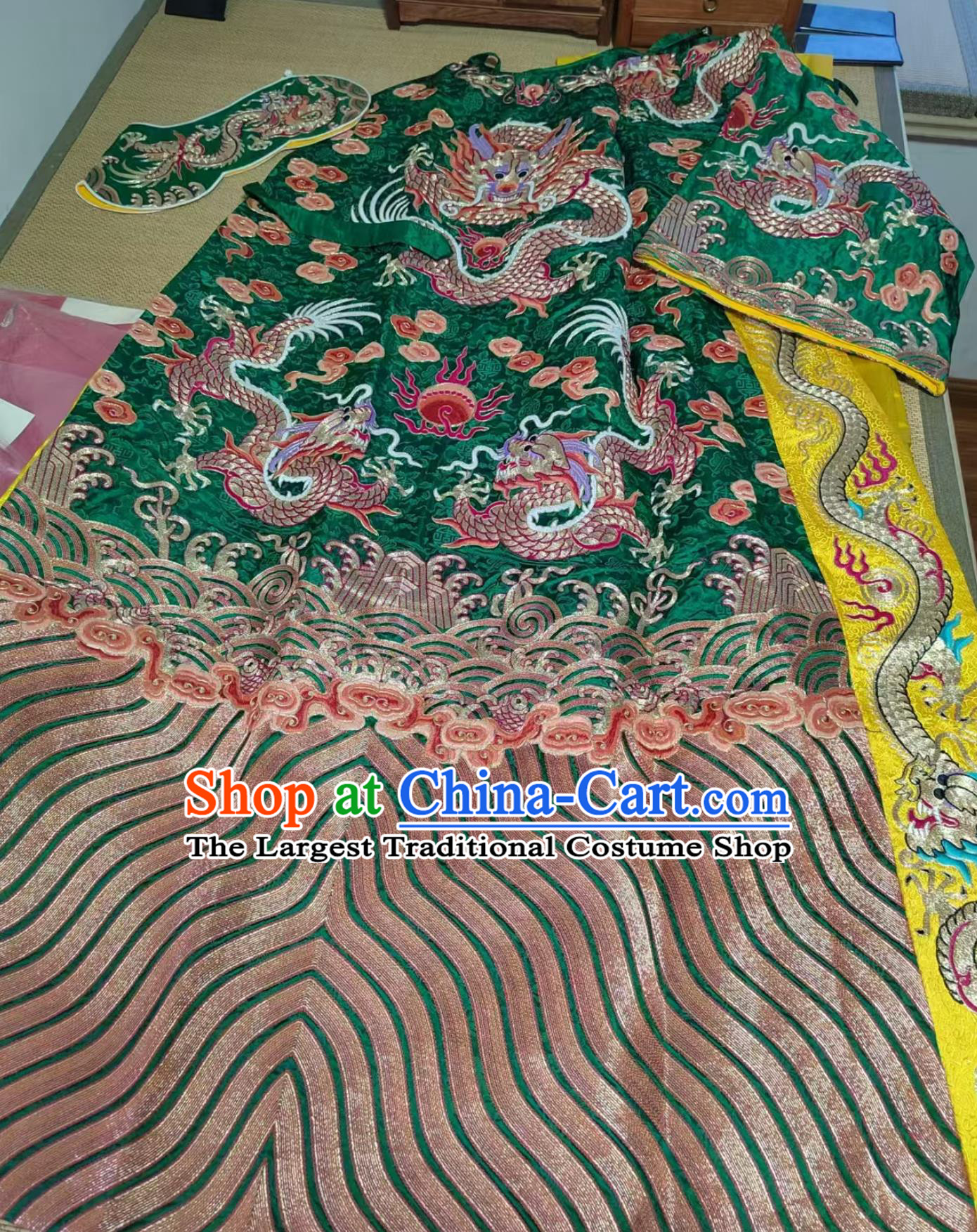 Top Custom Chinese Peking Opera Laosheng Costume China Beijing Opera Green Embroidered Robe