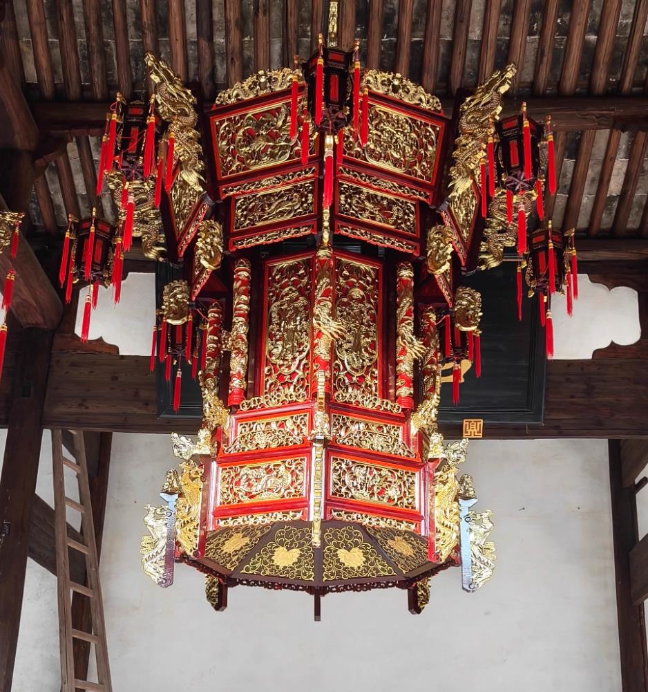 Chinese Wood Lantern Fully Carved Large Dragon Head Gold Gilded Temple Glazed Lamp Hand Painted Antique Palace Lantern