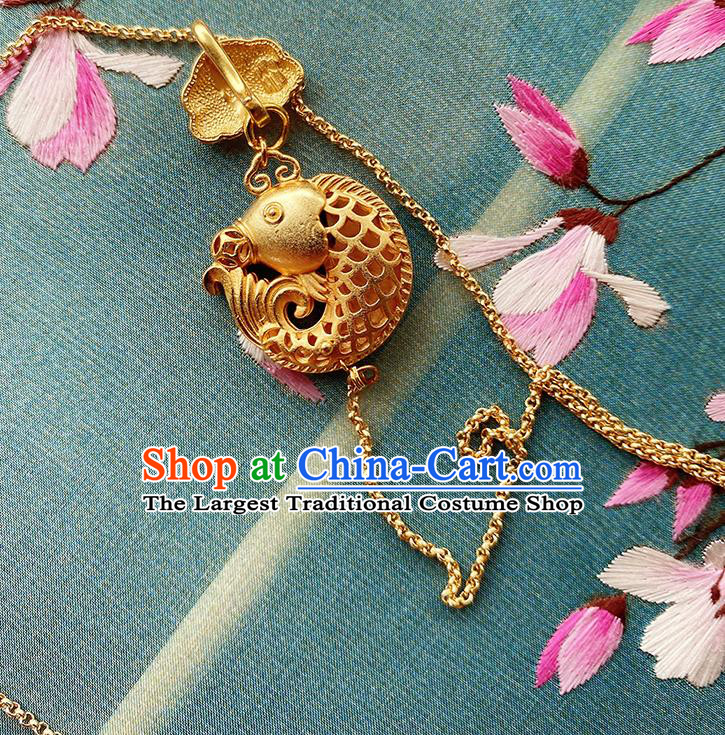 China Traditional Cheongsam Golden Fish Brooch Classical Sachet Pendant Accessories